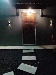 Fotografie z fotogalerie ubytování Homestay Hulu Langat Riverview with POOL BBQ beside RIVER Netflix Village Vibes WiFi Free v destinaci Hulu Langat