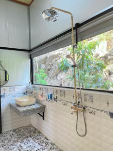 Bilik mandi di Trang An Memory Homestay