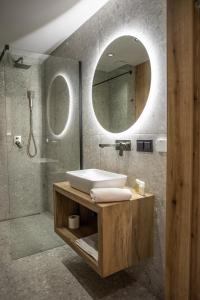 Ένα μπάνιο στο Apartament Uzdrowiskowa z tarasem oraz widokiem +17 φωτογραφίες