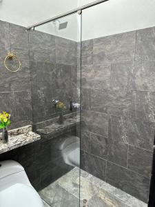 Koupelna v ubytování Villa del Carmen + 35 fotografií