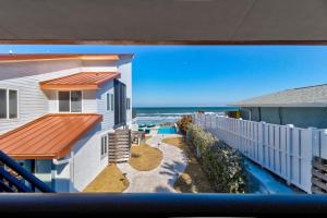 Πισίνα στο ή κοντά στο Oceanfront Pool House 7 Bedrooms 7 Bath 2 Kitchens
