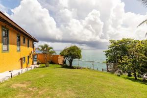 una casa con vista sull'oceano di Water Lovers Paradise! a Ocho Rios