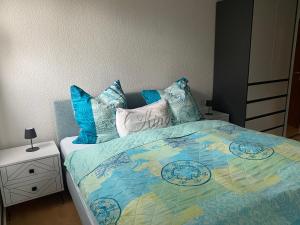 Katil atau katil-katil dalam bilik di Stilvolle Ferienwohnung in historischer Stadtvilla