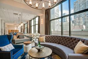 Homewood Suites by Hilton Chicago-Downtown的休息区