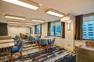 Homewood Suites by Hilton Chicago-Downtown的休息区