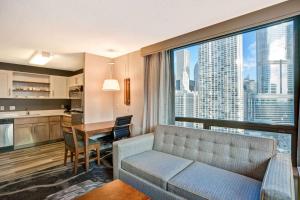 Homewood Suites by Hilton Chicago-Downtown的休息区