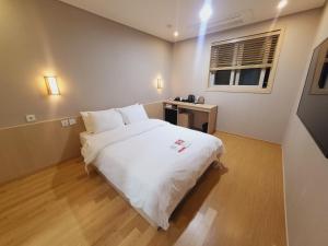 Postel nebo postele na pokoji v ubytování Hotel razaB