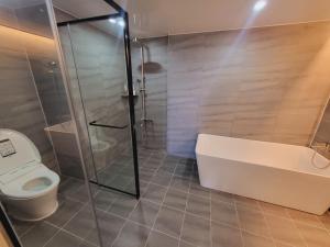 Koupelna v ubytování Hotel razaB