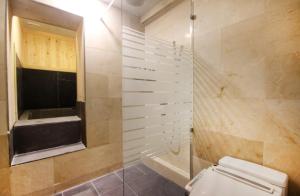 Koupelna v ubytování Bandal Hotel