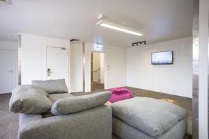 Un lugar para sentarse en The Brownston Hostel