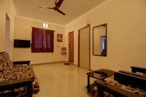 Μια τηλεόραση ή/και κέντρο ψυχαγωγίας στο PRANOV RESIDENCY-Luxury +18 φωτογραφίες