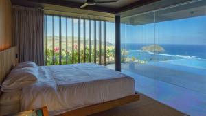 Katil atau katil-katil dalam bilik di ALAIA one Private Villa - Brand New! - STARLINK WIFI