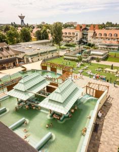 Bazén v ubytovaní Thermal Hotel Mosonmagyarovar alebo v jeho blízkosti