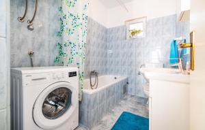 Kúpeľňa v ubytovaní Apartman - Starigrad Paklenica-Rovanjska, Zadarska