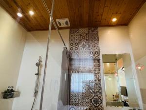 Ένα μπάνιο στο Canal walk inn +42 φωτογραφίες