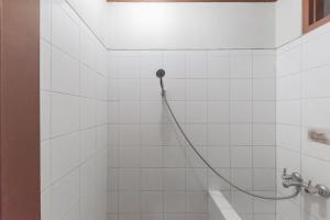 Koupelna v ubytování RedDoorz Plus At Hotel Griya Astoeti