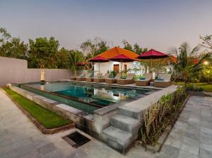 Bazén v ubytování Nusa Indah Onai Hotel nebo v jeho okolí