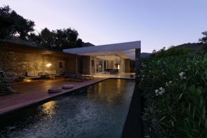 Bazén v ubytování A - Luxury Villas nebo v jeho okolí