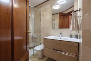 A bathroom at La Minilla Suite Még 37 kép