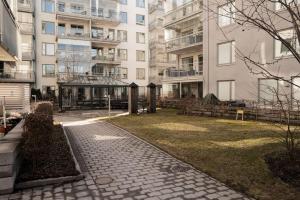 Το κτήριο όπου στεγάζεται  το διαμέρισμα +3 φωτογραφίες