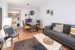 A seating area at La Minilla Suite