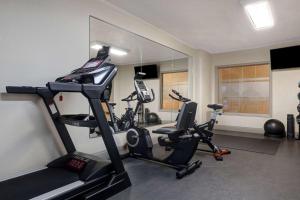 Fitness centrum a/nebo fitness zařízení v ubytování Days Inn by Wyndham Edmundston