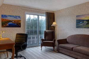 Posezení v ubytování Days Inn by Wyndham Edmundston