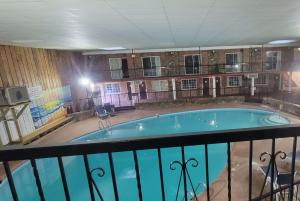 Πισίνα στο ή κοντά στο Ramada by Wyndham Mountain Home