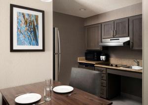 Kuchyň nebo kuchyňský kout v ubytování Homewood Suites by Hilton Somerset