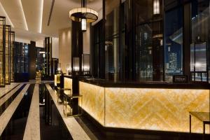 Ο χώρος του lounge ή του μπαρ στο Hilton Yokohama