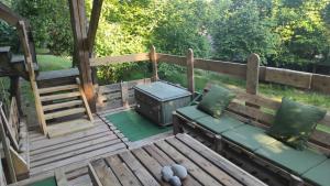 Zahrada ubytování Maisonnette perchée au cœur de la nature