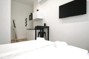 Studio Apartments by Hi5- Apartment in Downtown 1052 Budapest, 8-10 Fehér Hajó utca kép - 2