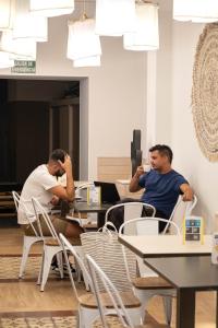 Hostia v ubytovaní U-Sense For You Hostel Sevilla