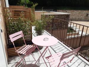 Fotografie z fotogalerie ubytování Duplex de 24m2 classé 2 étoiles à 2km d'Aubenas v destinaci Aubenas + 18 fotografií