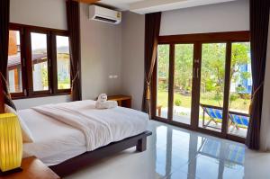 Imagem da galeria de Lanta Intanin Resort - SHA Extra Plus em Ko Lanta