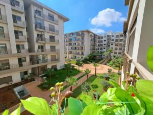 desde el balcón de un edificio de apartamentos en Studio Casablanca aéroport nouaceur, en Nouaceur