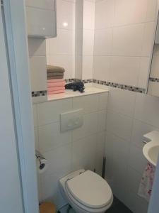 Koupelna v ubytování Appartement aan het strand in Zandvoort aan Zee! + 19 fotografií