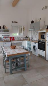 Afbeelding uit fotogalerij van Galinette in Peypin