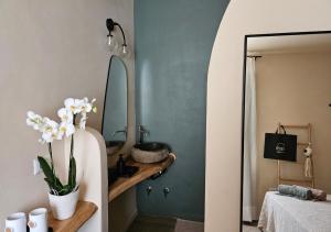 Kylpyhuone majoituspaikassa Rayuela Suite San Pantaleo