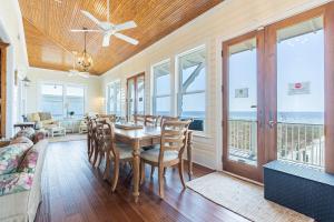 Posezení v ubytování Hunker Down Gulf Winds