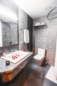 Koupelna v ubytování HOTEL MAKARIM TETOUAN