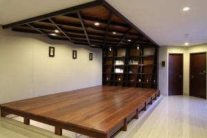 De bibliotheek in het pension