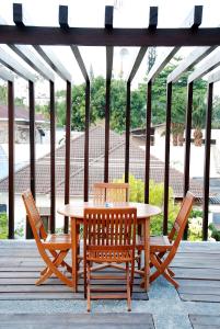 Een balkon of terras bij Java Go Residence by Jiwa Jawa