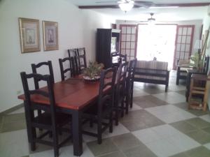 Foto da galeria de Hibiscus House Bed and Breakfast em Isla Contadora