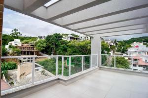 - une vue depuis le balcon d'une maison dans l'établissement Apartamentos próx a UFSC - SVE, à Florianópolis