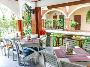 Restaurace v ubytování THE TOP PATONG RESORT.