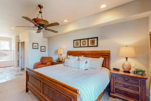 Ένα ή περισσότερα κρεβάτια σε δωμάτιο στο Point Vista Retreat +37 φωτογραφίες