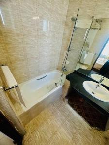 A bathroom at Wimbledon Apartment 01