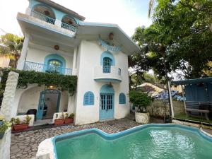 Bazén v ubytování Makarios Boutique Hotel nebo v jeho okolí