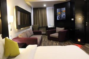 Seating area sa Mahabir Palace